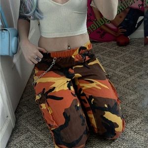 Orange camo pants w/side chain